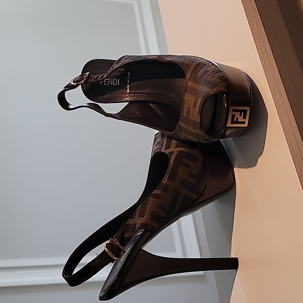 Authentic Fendi pumps